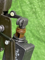 BMW / ALPINA B10 / Замок багажника