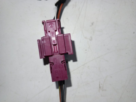 Mercedes-Benz / GLC 250d 4-matic / Разъем