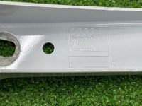 Audi / A6 / Петля крышки багажника