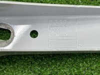 Audi / A6 / Петля крышки багажника