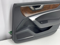 Audi / A6 / Обшивка двери