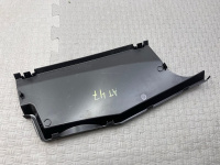 Audi / Q8 / Накладка жабо