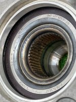 Audi / A6 / Кулак поворотный