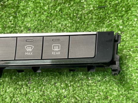 Audi / SQ8 / Блок кнопок