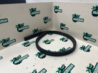 Audi / A5 / Уплотнитель капота