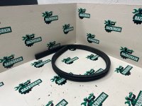 Audi / A5 / Уплотнитель капота