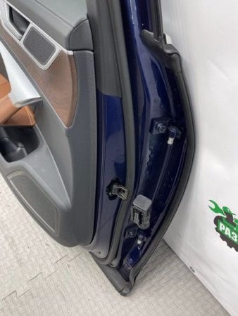Audi / A6 / Дверь боковая