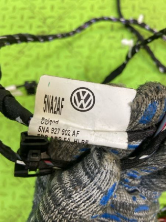 Volkswagen / Tiguan / Проводка салона