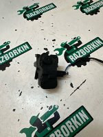 Volkswagen / Touareg / Замок лючка бензобака