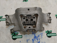 Audi / A6 / Опора кпп