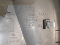 Audi / Q3 / Накладка стойки