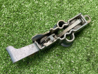 Mercedes-Benz / 190e / Замок капота