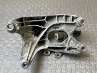 Audi / A6 / Кронштейн двигателя