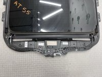 Audi / SQ8 / Панорамная крыша