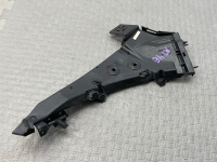 Audi / Q7 / Кронштейн бампера