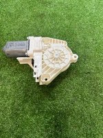 Volkswagen / Touareg / Мотор стеклоподъемника Volkswagen / Touareg / Мотор стеклоподъемника