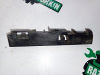 Audi / A6 / Крепление порога