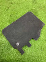 Audi / Q8 / Крышка аккумулятора