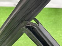 Audi / A6 / Уплотнитель стекла двери