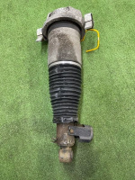 Audi / Q7 / Пневмостойка