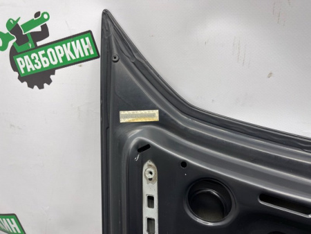 Mercedes-Benz / E-Class / Крышка багажника