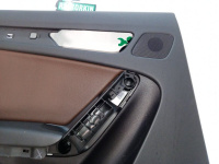 Audi / A4 / Обшивка двери