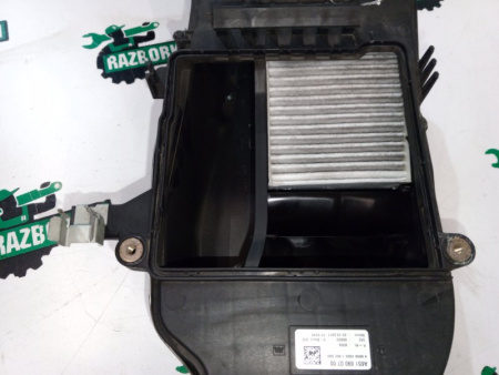 Mercedes-Benz / GLC 250d 4-matic / Корпус воздушного фильтра