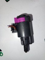 Audi / Q7 / Выключатель стоп сигнала