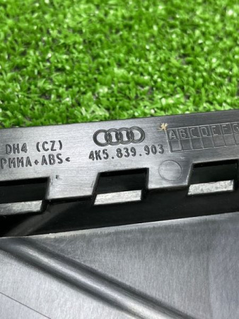 Audi / A6 / Молдинг двери