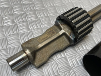 Audi / A6 / Вал балансировочный