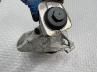 Volkswagen / Touareg / Корпус масляного фильтра