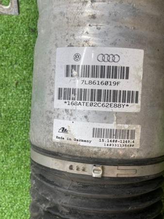 Audi / Q7 / Пневмостойка