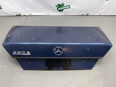 Mercedes-Benz / E-Class / Крышка багажника