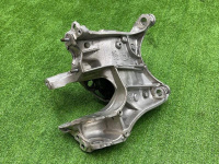 Audi / A6 / Кронштейн подрамника