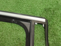 Volkswagen / Touareg / Направляющая стекла двери