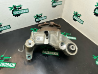 Audi / Q7 / Кулак поворотный