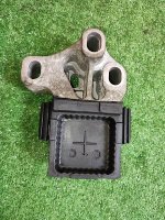 Volkswagen / Tiguan / Подушка двигателя