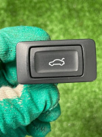 Audi / A6 / Кнопка крышки багажника