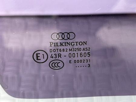 Audi / Q7 / Стекло двери