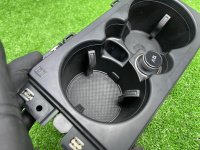 Audi / Q8 / Подстаканник