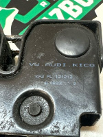 Audi / Q7 / Замок капота