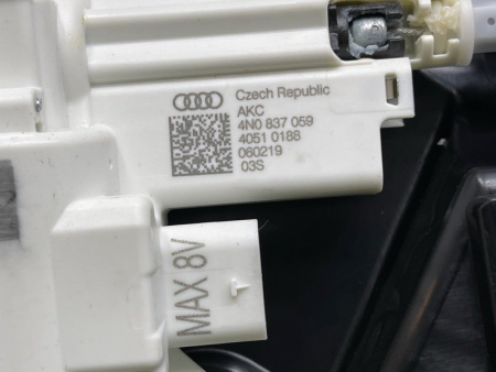 Audi / A7 / Замок двери с доводчиком