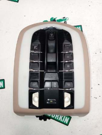 Porsche / Cayenne / Плафон подсветки салона