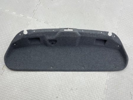BMW / M6 / Обшивка крышки багажника