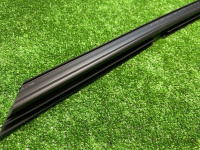 BMW / 1-Series / Уплотнитель стекла двери