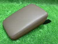 Audi / A4 / Подлокотник