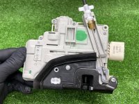 Volkswagen / Touareg / Замок двери