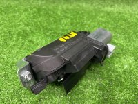 Volkswagen / Touareg / Замок багажника