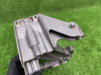 Audi / A6 / Кронштейн генератора