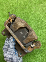 Audi / A5 / Суппорт тормозной